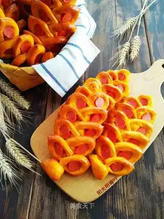Pumpkin sausages and raspberry bread