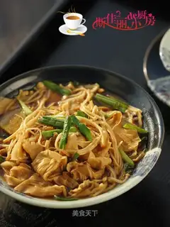 Gold-cracking mushrooms and soybeans