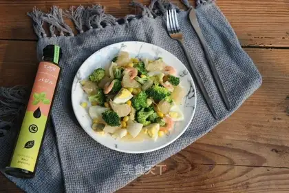 Shrimp fruit, low fat salad