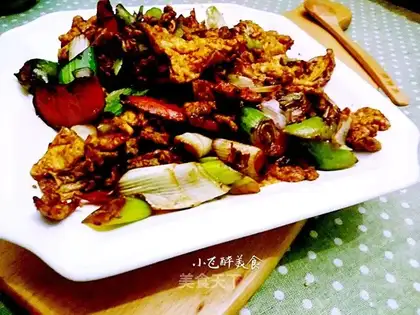 Onion fried eggs