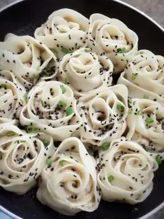 Rose fried dumplings