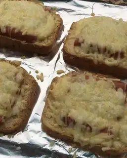 Toast pizza