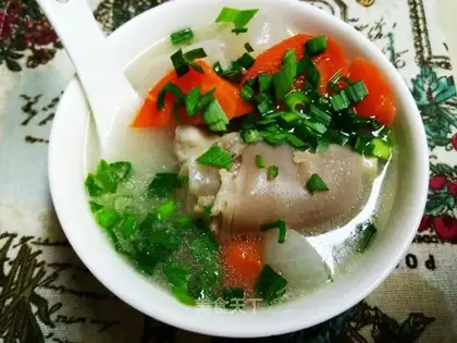 The radish purifies the goat hoof soup