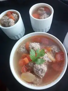 Tomato beefball soup