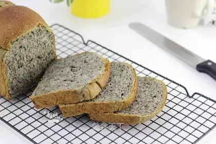 Black sesame soft toast