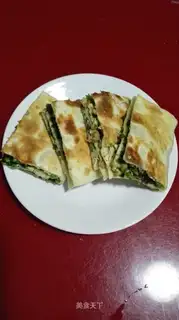 Cream eggs and shrimp pie