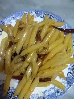 Scrambled macaroni
