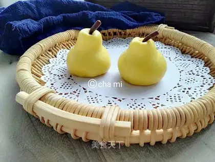 Pear bag