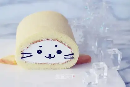 Toon seal cake roll