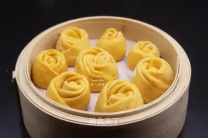 Rose pumpkin buns