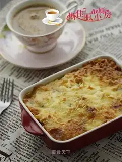 Cheese and raisins