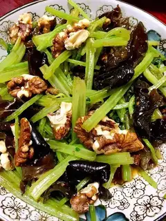 Celery walnut chorus