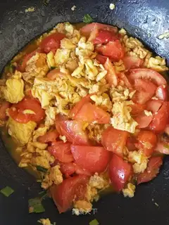 Tomato fried eggs