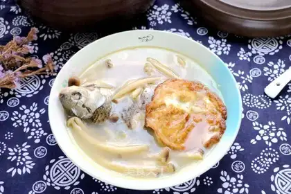 Crab-flavored fish soup