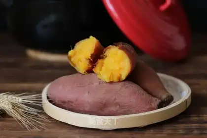 Black casserole roasted potatoes