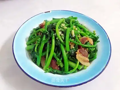 Scrambled with garlic