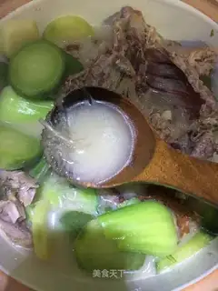 Duck bone soup