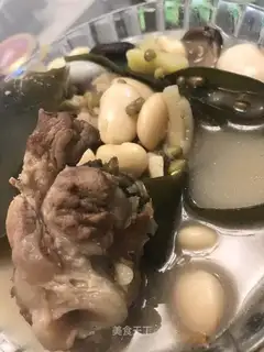Sea belt stewed bones