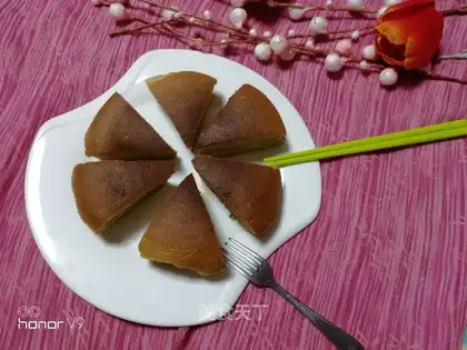Red sugar cake