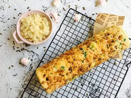 Meat pine rolls