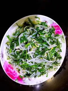 Soccer bean sprouts