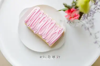 Flamingo cake roll