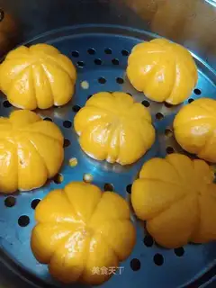 Pumpkin buns