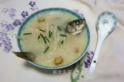 Snack radish soup