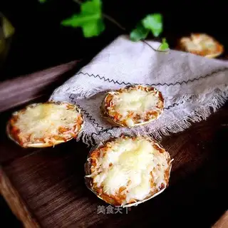 Cheese and crab powder