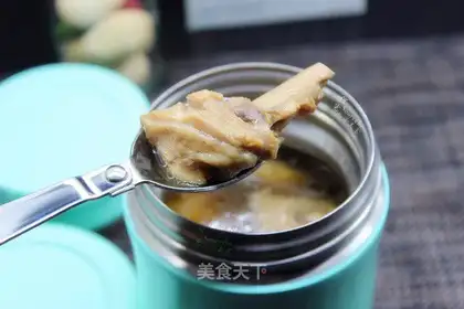 Chestnut chicken soup