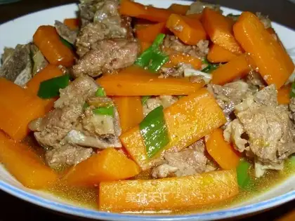 Roasted pork ribs with carrot