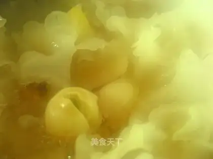 Tremella lotus seed soup