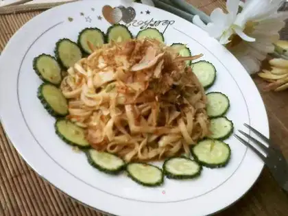 Mixed noodles with peanut butter