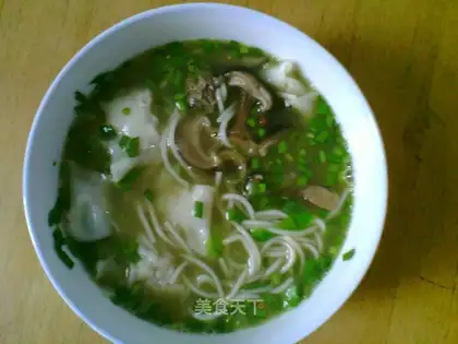 Wonton noodles in old duck soup