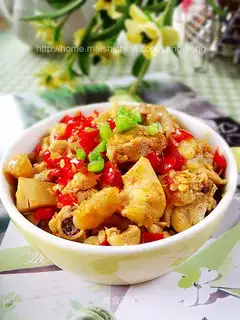 diced chicken with chopped pepper