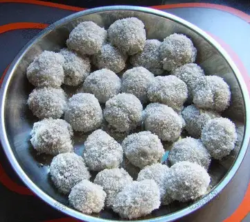 Honey bean and coconut glutinous rice paste