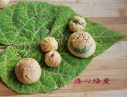 Matcha cheese puffs