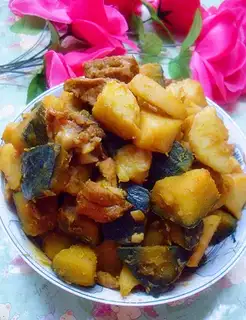 Roast chicken with potato and pumpkin