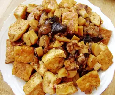 Braised tofu with mushrooms