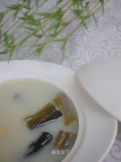 White juice rice field eel