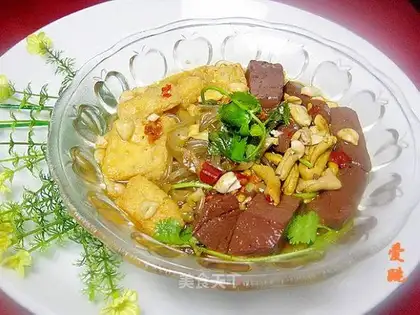 duck blood noodles soup