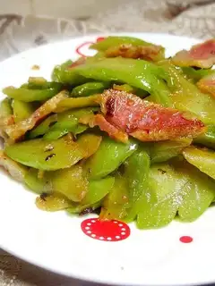 stir-fried bitter gourd with bacon