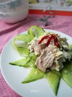 Cucumber mixed with salt water ridge