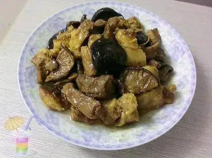 Stewed pork belly with mushroom