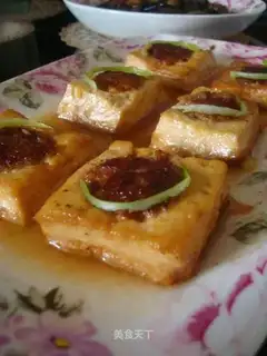 Stuffed tofu with meat filling