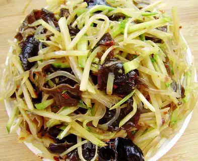 Mixed fungus with three shredded silk