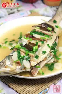 Steamed shad