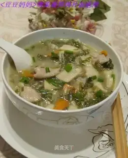 Vegetable and spring bamboo shoots noodles with pimples