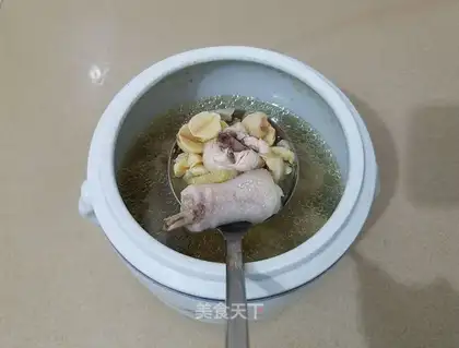 Lotus chicken soup