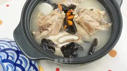 The fungus chicken soup